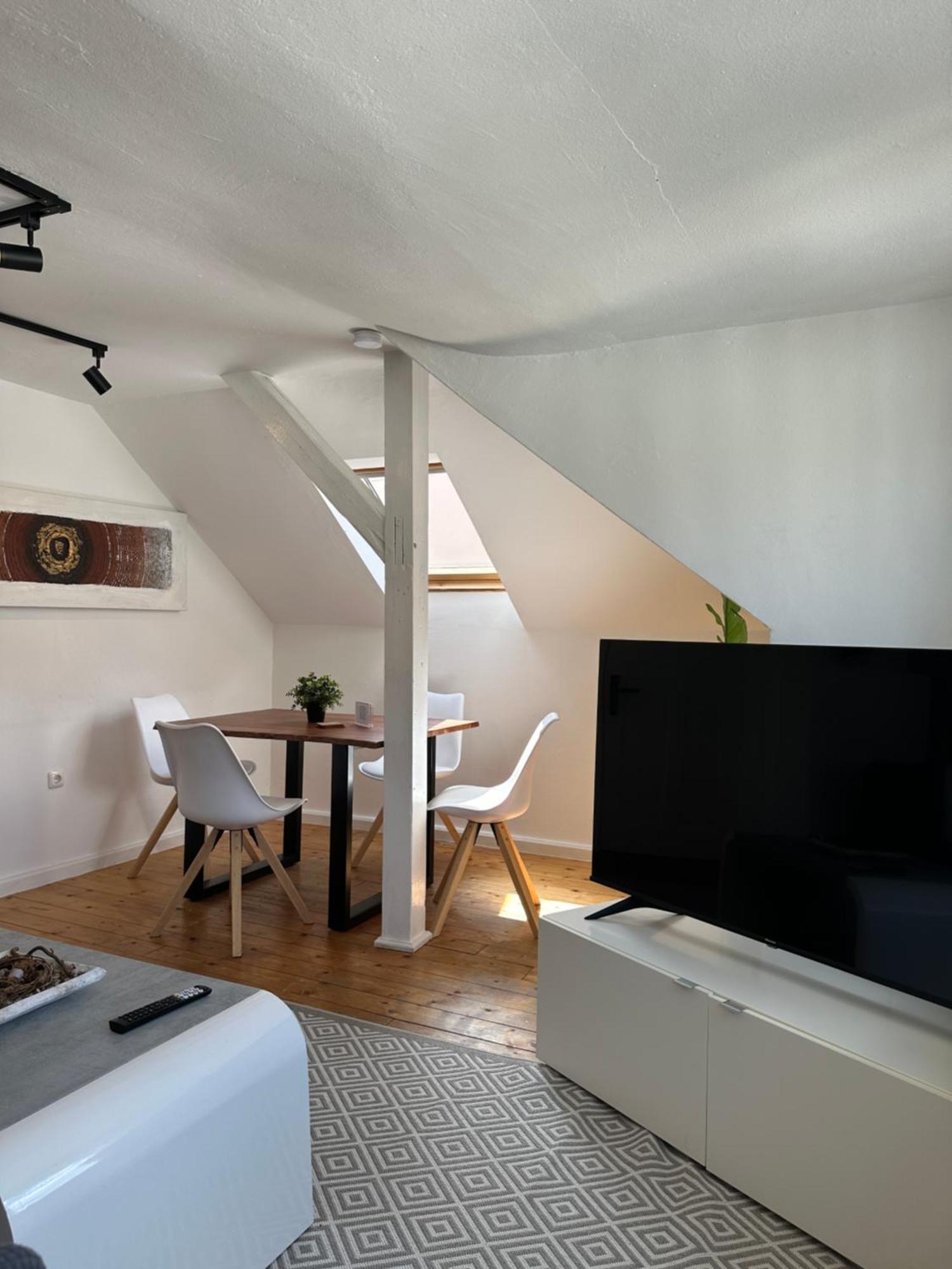 Schoenes City-Apartment Mit 2 Schlafzimmer, Parkplatz, Ruhig Und Hell, D46-Dg Oldenburg Eksteriør billede